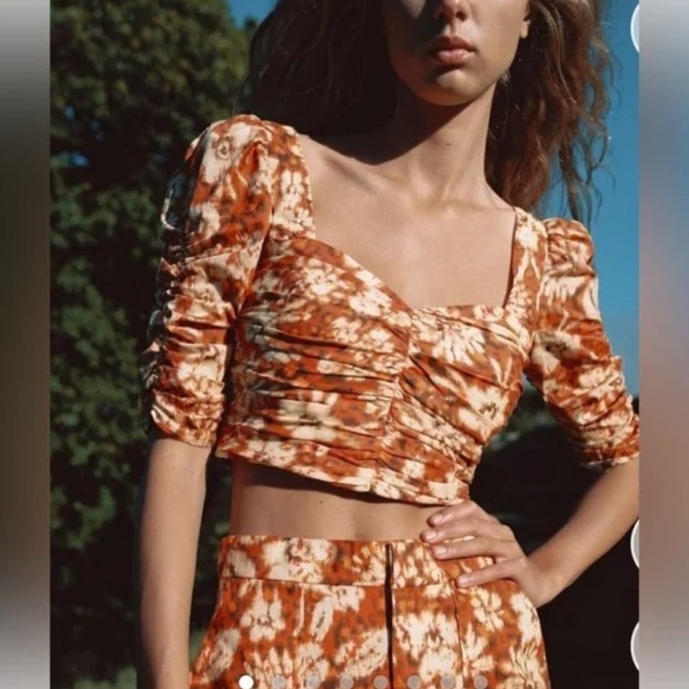 🌼 NWOT ZARA Printed Draped Crop Top – Size S 🌼